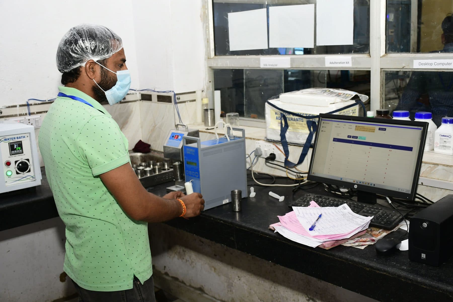 Fat and SNF being read on the analyser